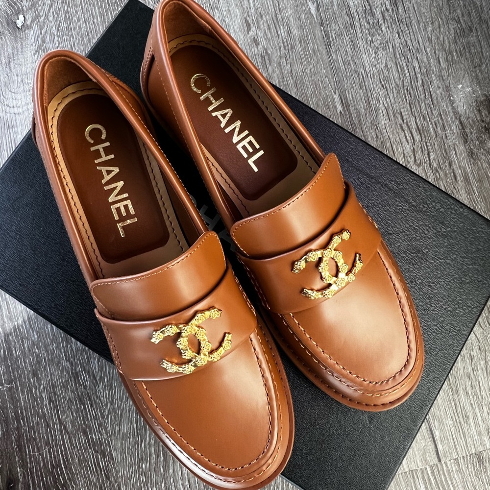Chanel Brown Leather Flats with Camellia CC